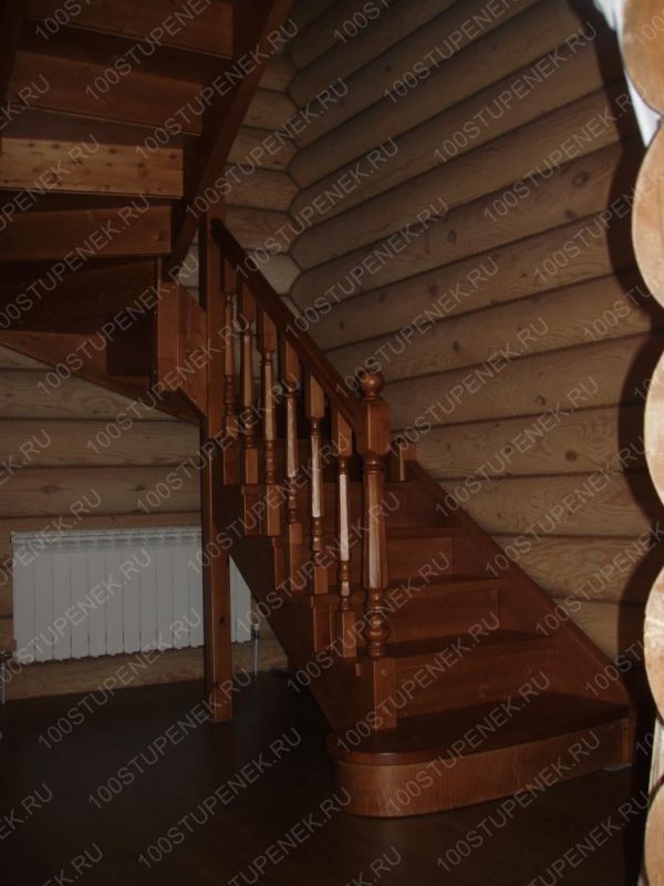 П-образная лестница из сосны