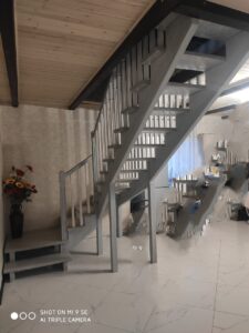 Межэтажная лестница